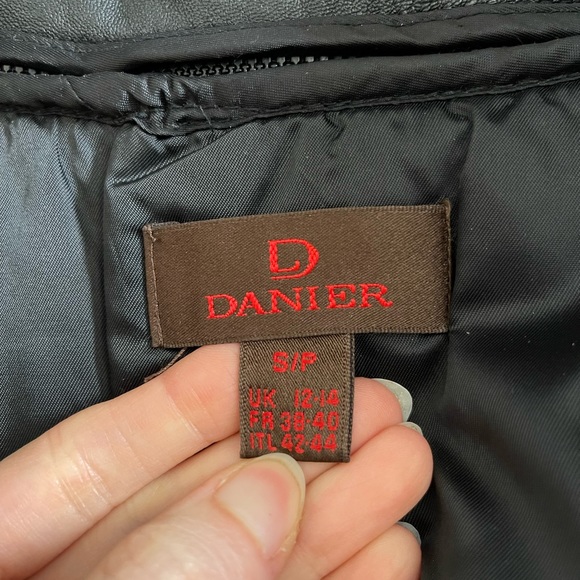 Real Leather jacket with strap belt - Picture 4 of 11